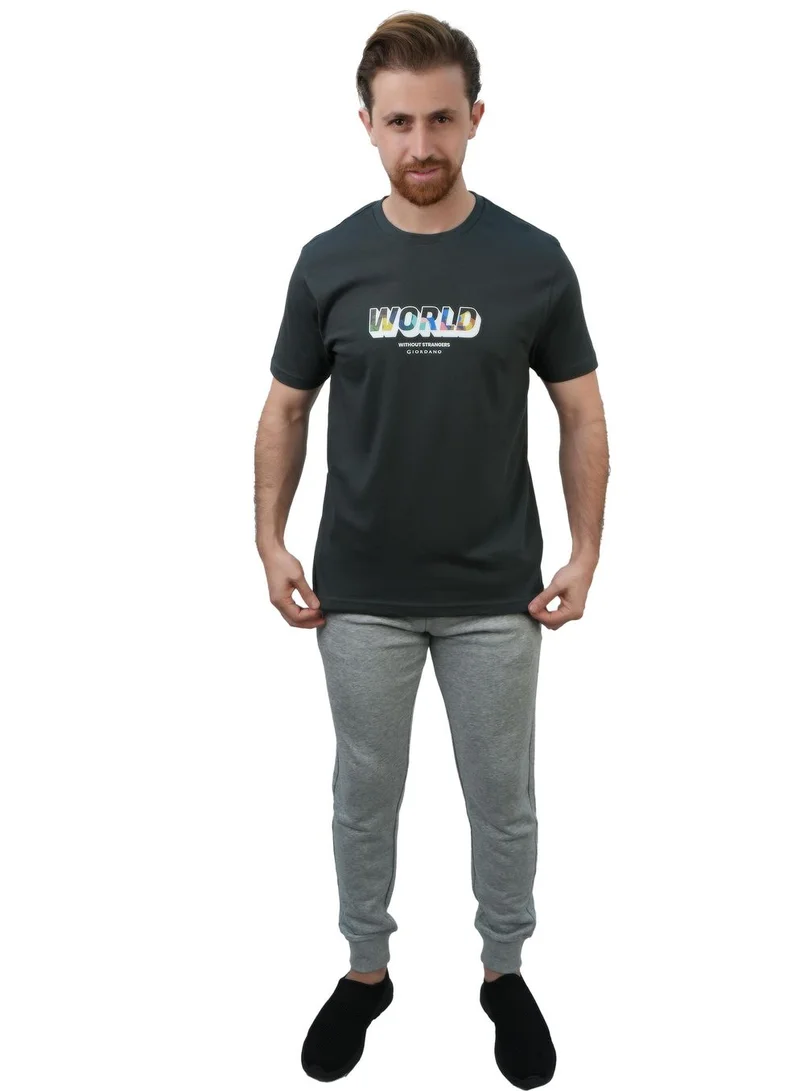 جيوردانو تي شيرت رجالي قطني بقصة ضيقة وياقة دائرية وطبعة جرافيك